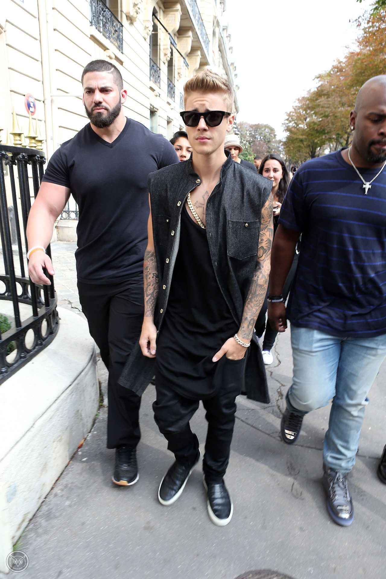 Justin Bieber shopping at Yves Saint Laurent in Paris